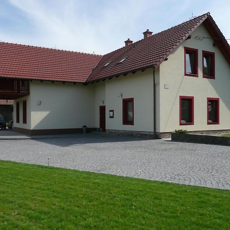 Penzion Lipina Slatiňany Exteriör bild