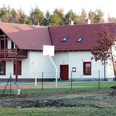 Penzion Lipina Slatiňany Exteriör bild