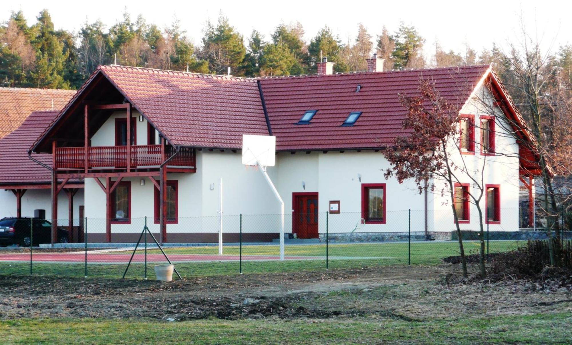 Penzion Lipina Slatiňany Exteriör bild