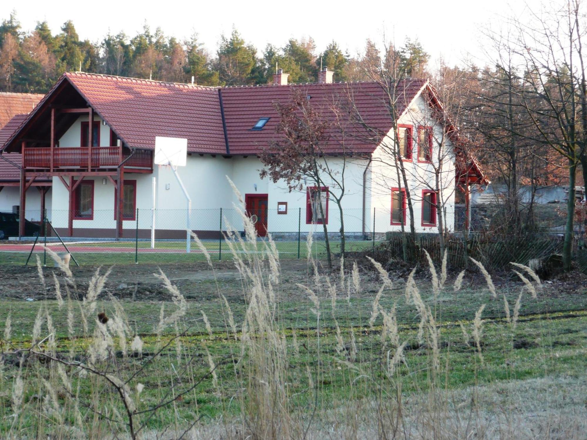Penzion Lipina Slatiňany Exteriör bild